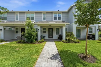 4767 N Longwood Lake Square 1