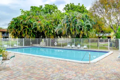 5160 SW 40th Ave #26D 1