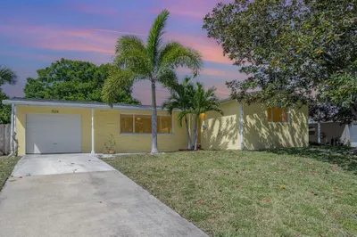 1924 Ixora Drive W