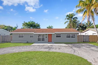 466 NE 38th Street 1