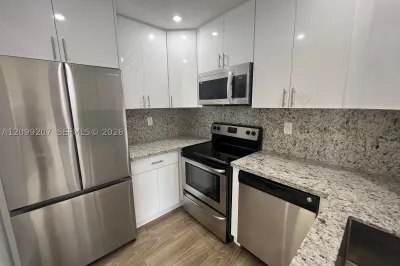 15350 SW 76th Ter #207 1