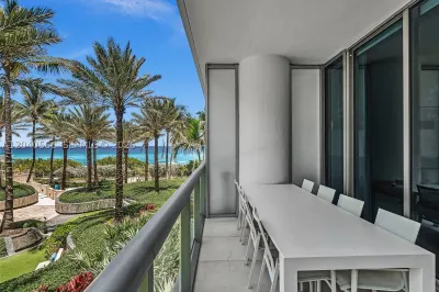 6799 Collins Ave #203 1