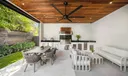 2905 Washington St Photo