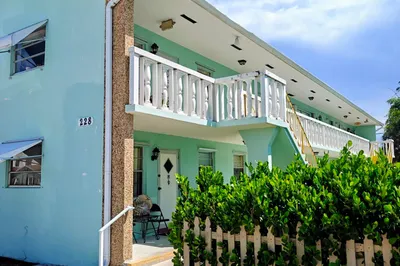 228 N Federal Highway 1