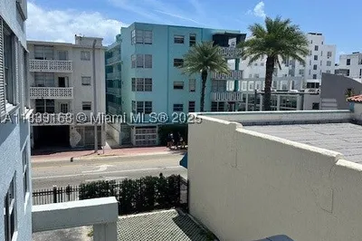 720 Collins Ave #310 1