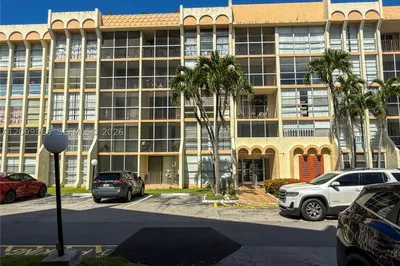 601 Three Islands Blvd #117 1