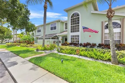 2055 SE Wild Meadow Circle #106 1