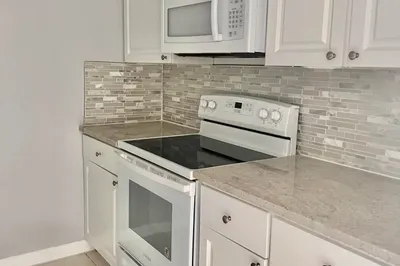 2309 S Federal Highway #10 1