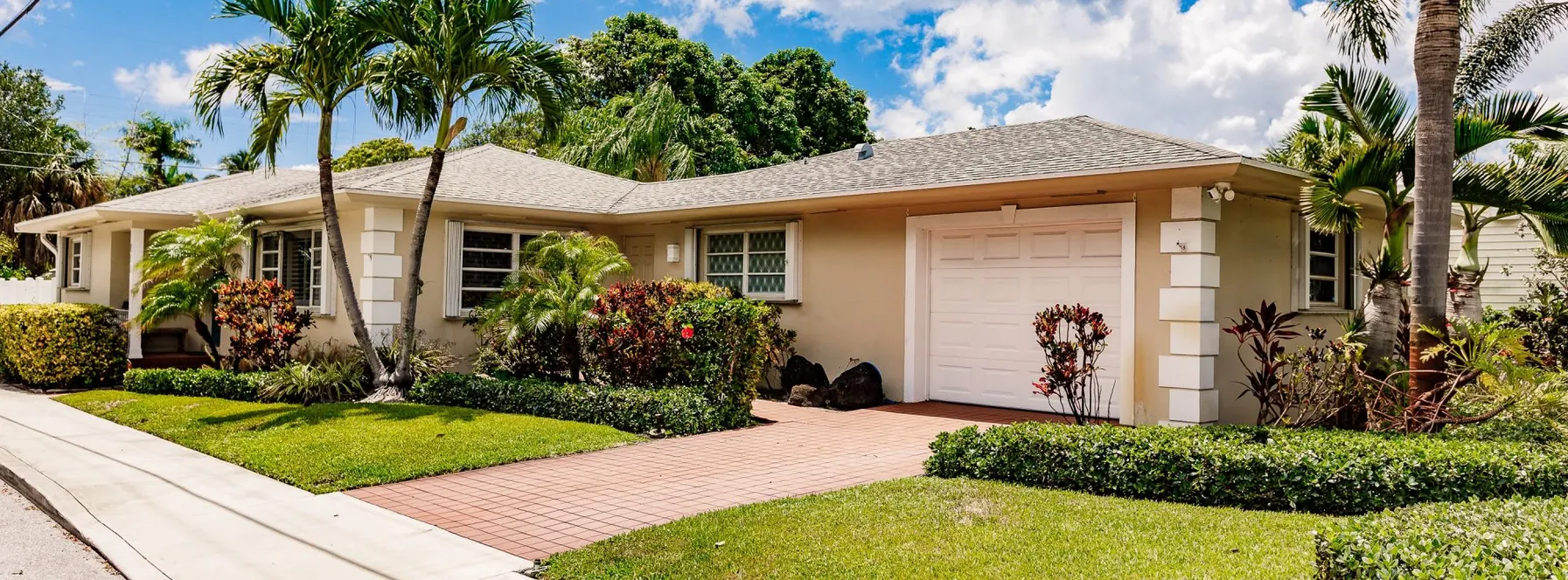 Just Listed | 211 4th Avenue N