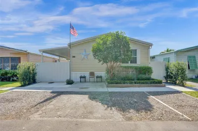 550 NW 214th Ave 1