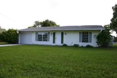 514 SW Lakehurst Drive 1