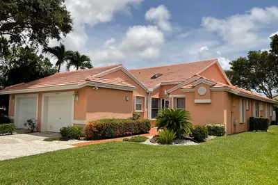 5574 Royal Lake Circle 1