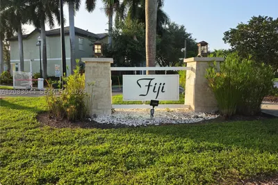 132 SE 28th Pl #7 1