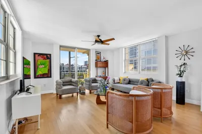 610 Clematis Street #424 1