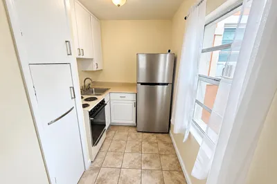 2735 NE 9TH Avenue #Unit-B 1