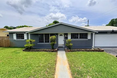 4440 NW 4th Ct #4440 1