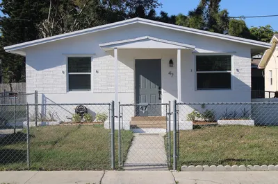 47 SE 12th Street 1