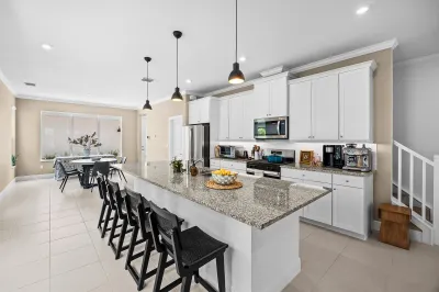 860 SW Bushel Trail 1