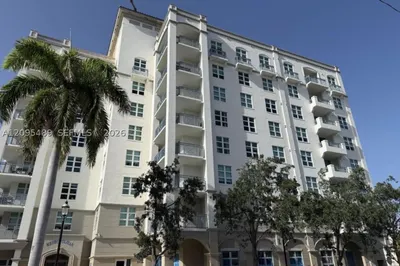 403 S Sapodilla Ave #104 1