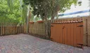 633 NE 9th Ave #9 Photo