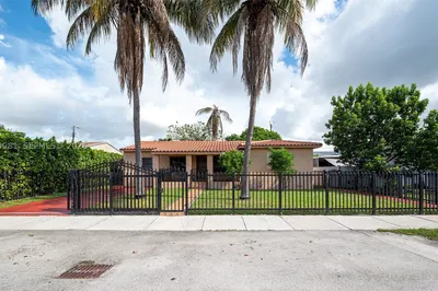 4051 NW 5th St 1