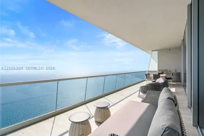 18501 Collins Ave #5101 1