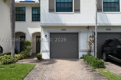 5013 Woods Edge Cir 1