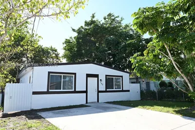 747 NW 5th Ct 1