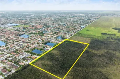 16700 SW 52/56 St 1