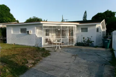 864 NW 116th St 1