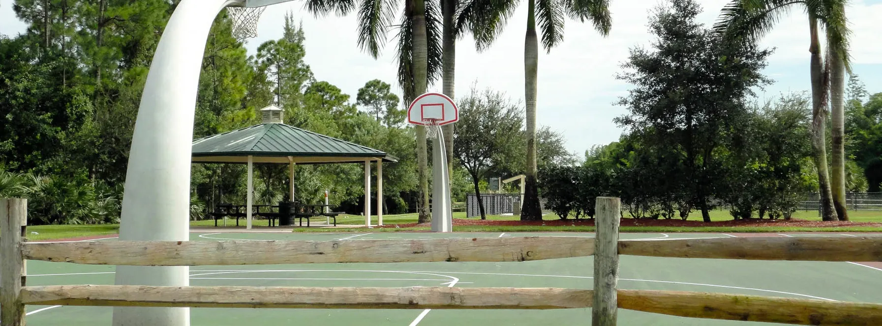 Non-Gated Large Single-Family HOA Communities in North Palm Beach