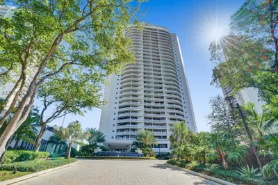 3000 Island Blvd #1902 1