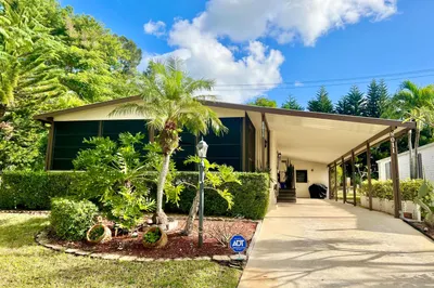 8011 SE Homestead Avenue 1