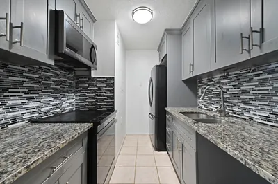 09 Kitchen 01