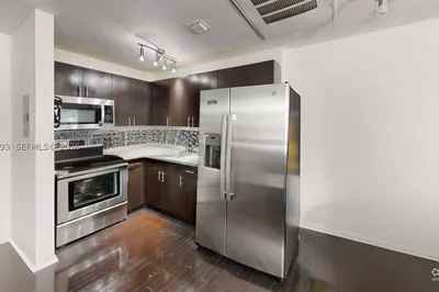 1542 Drexel Ave #105 1
