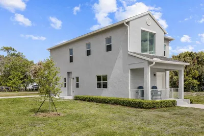 2575 SE Bonita Street 1