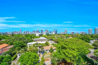 2400 SW 3rd Ave #706 1