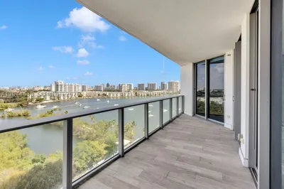 17301 Biscayne Blvd #1106 1
