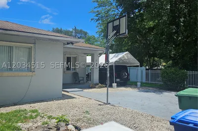 1905 NW 113th Ter 1