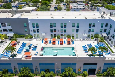 236 SE Fifth Avenue #303 1