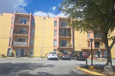 4721 NW 7th St #107-12 1