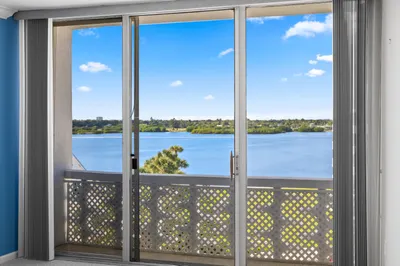 2760 S Ocean Boulevard #517 1