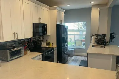 OPEN MODERN KITCHEN