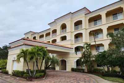 35 Harbour Isle Drive #104 1