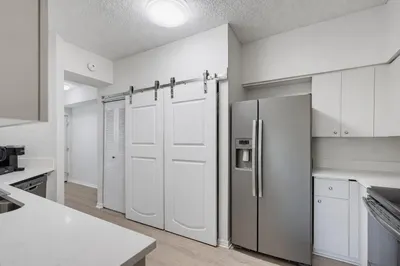 350 CRESTWOOD Circle #306 1