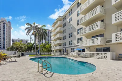 1901 S Ocean Dr #303 1