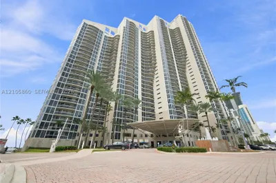 17555 Collins Ave #1903 1