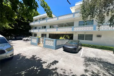 640 Pennsylvania Ave #10 1