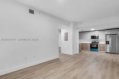 3728 NW 19th Ave #305 1