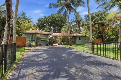3000 Sherwood Boulevard 1